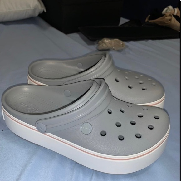 crocs platform shoes